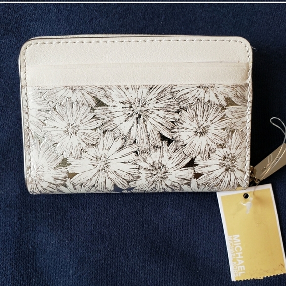 Rare Michael Kors Wallet - Picture 2 of 5